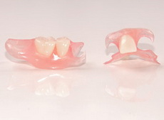 Photo: prothèses amovibles pour 1-2 dents
